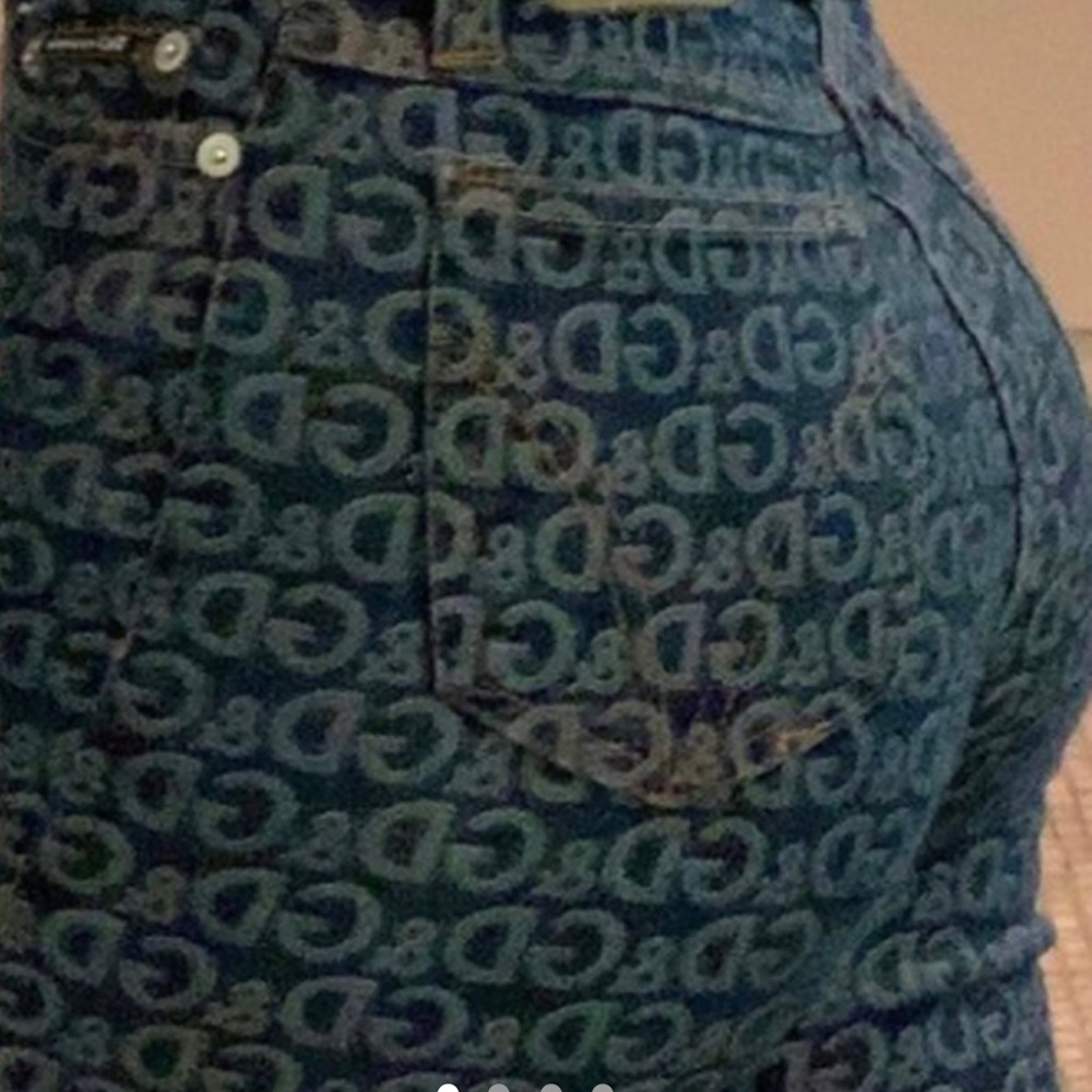 Dolce & Gabbana monogram Capri - cute af just don’t fit me rite ;(